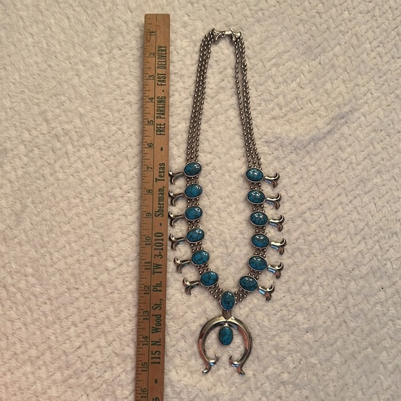 Vintage Goldette Squash Blossom Necklace Silver Tone Faux Turquoise Like New - Picture 4 of 7